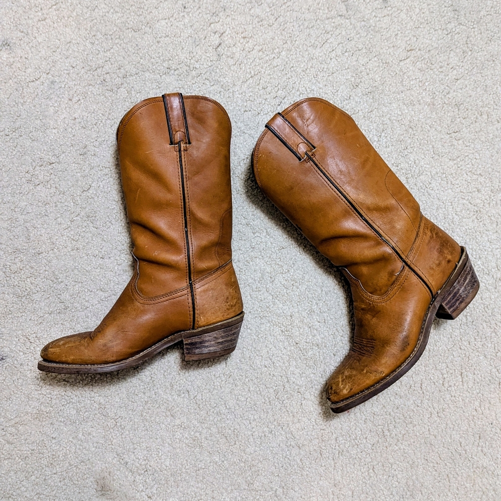 Vintage Cognac Leather Cowgirl Boots - Size 8